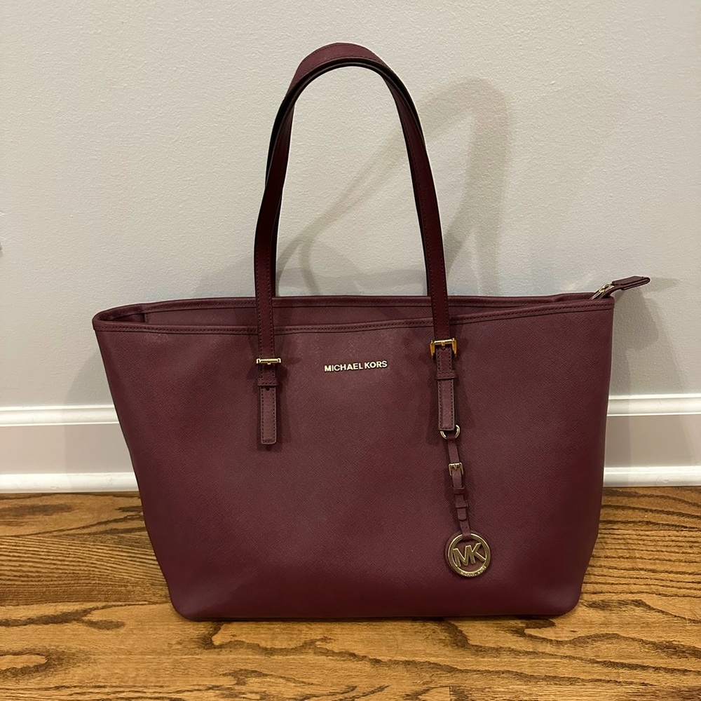 Michael Kors wine large tote with gold details